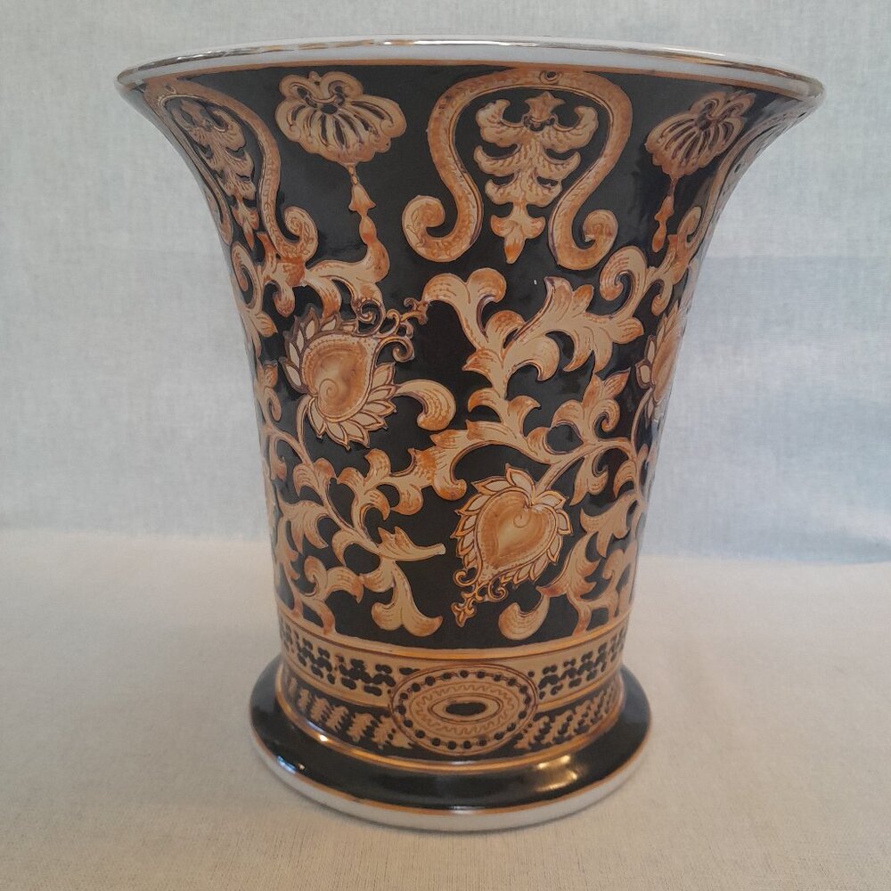 VTG Porcelain Vase by Oriental Accent